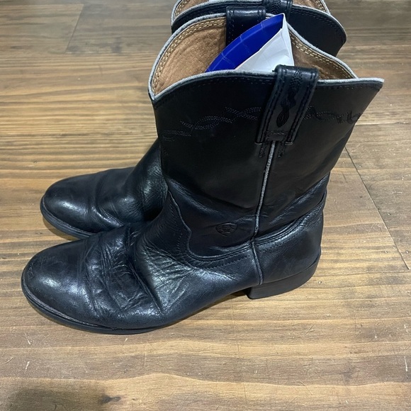 Men’s gently worn western boots in black. Any defects are shown in pictures. main image 6
